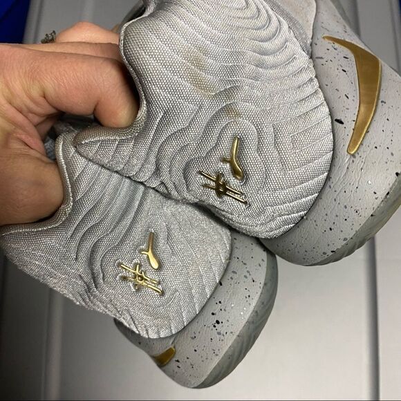 Nike Kyrie 2's Battle Gray Gold High top basketball sneakers shoes 6Y 7.5 womans - Picture 9 of 14